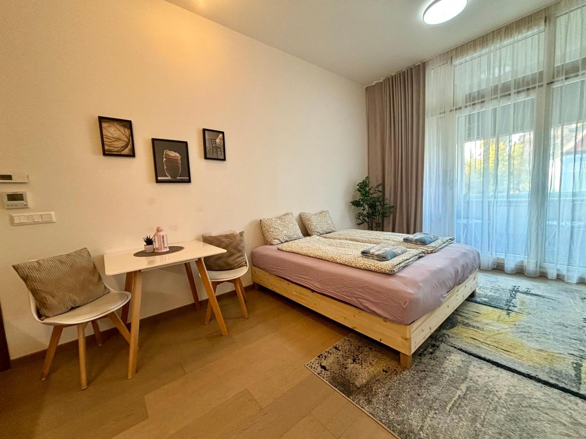 New, Beautiful Apt With Parking In Best Location! Bratislava Exterior foto